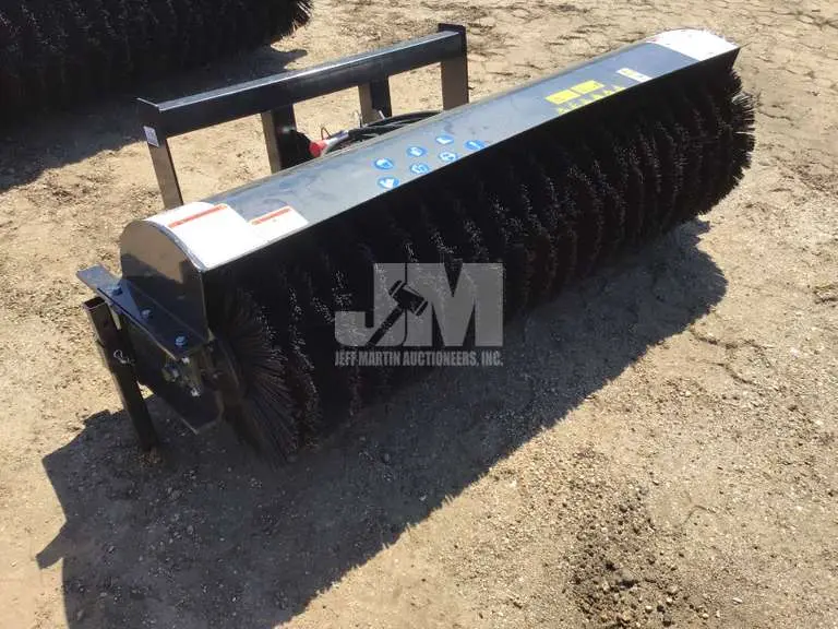 AGT MOWER KING 72 SWEEPER BROOM MAN ADJ.webp