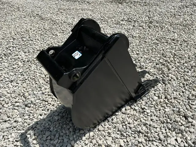 BOBCAT EXCHANGE BUCKET 4.webp