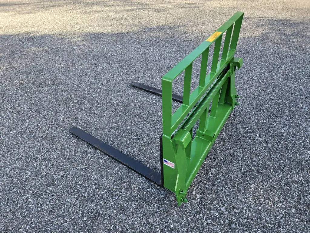 john-deere-pallet-forks-2.webp