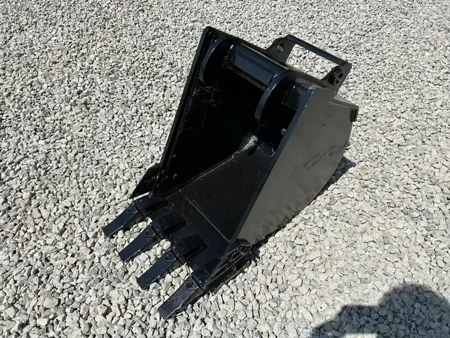 BOBCAT 18 XCHANGE.webp