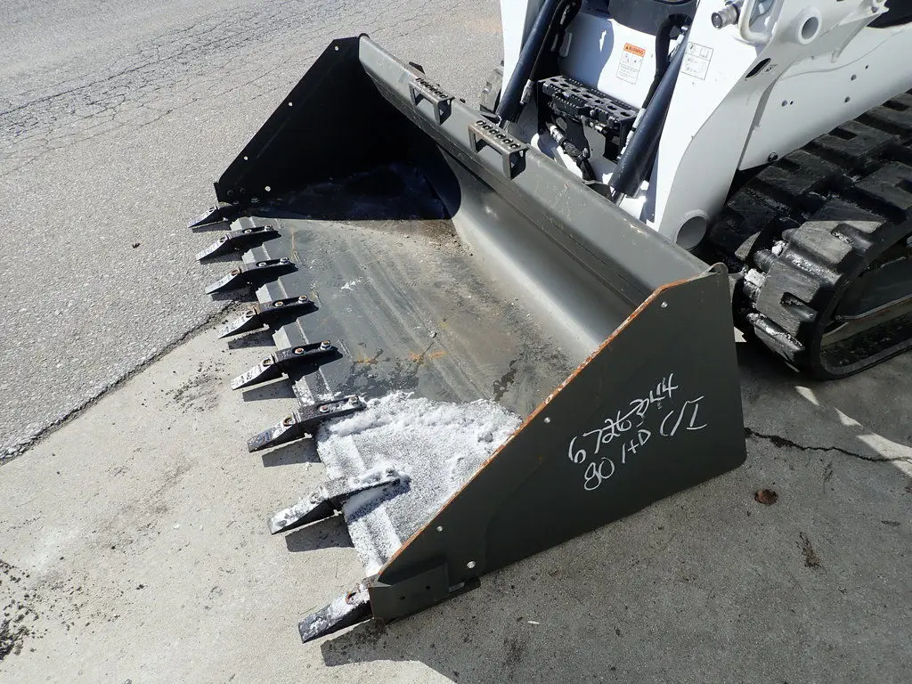 BOBCAT 80 HD TOOTH BUCKET.webp