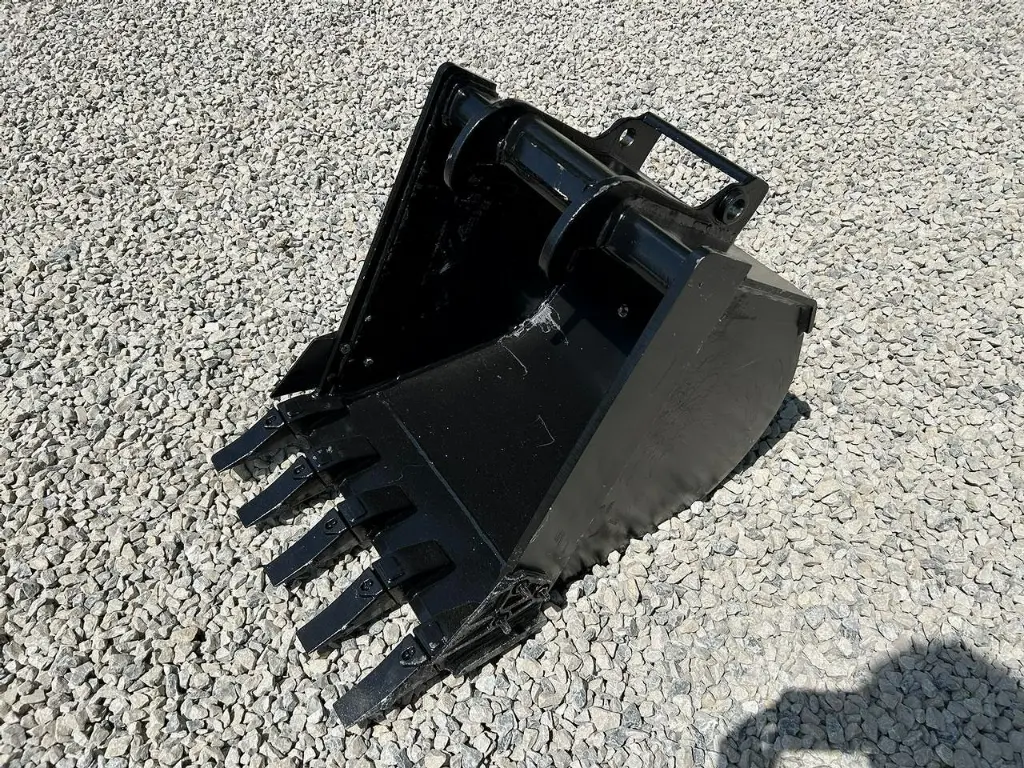BOBCAT 24 EXC BUCKET XCHANGE.webp
