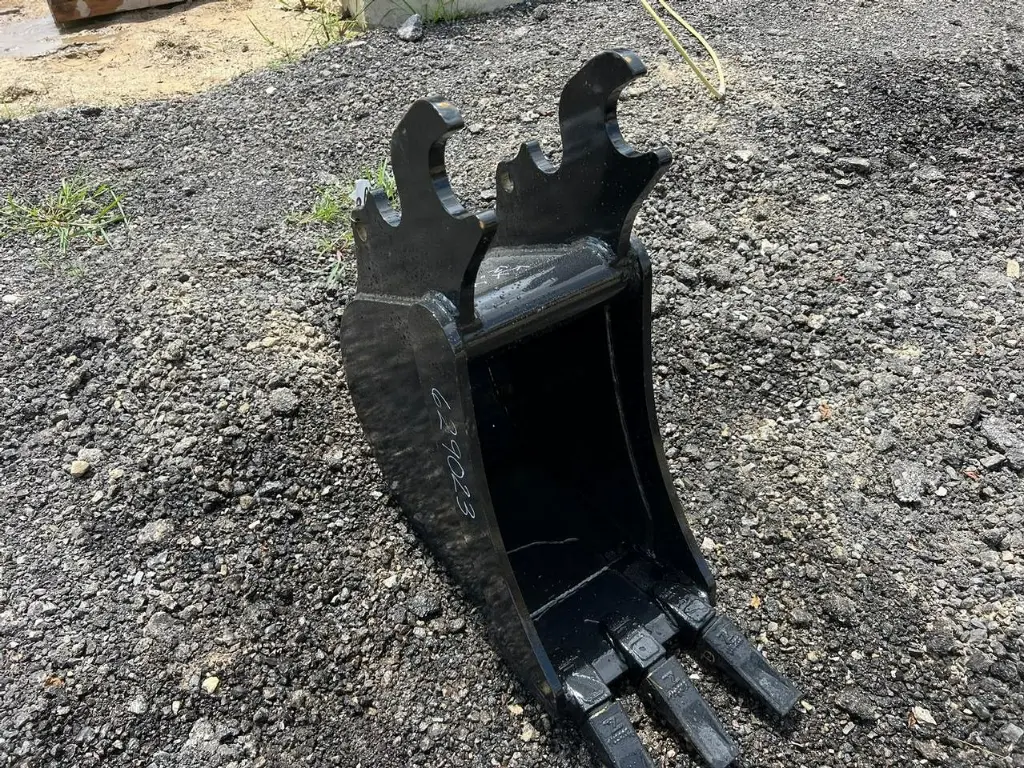 KX040 12 TOOTH BUCKET 1.webp