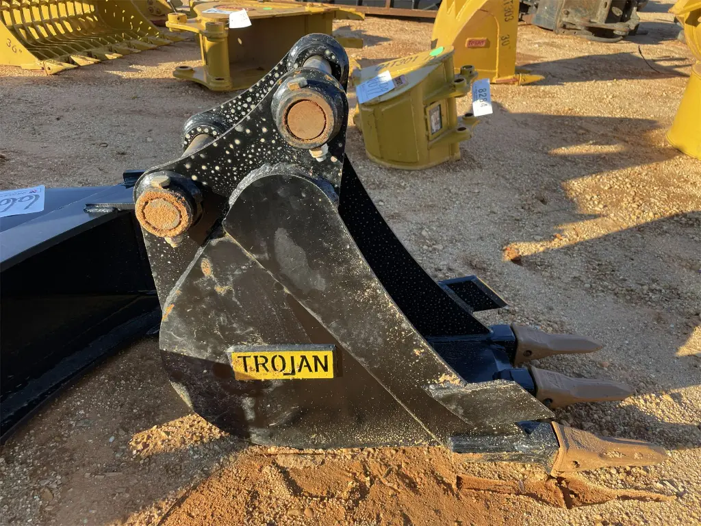 TROJAN 35CL 12 TRENCHING BUCKET CAT 303.5 4.webp