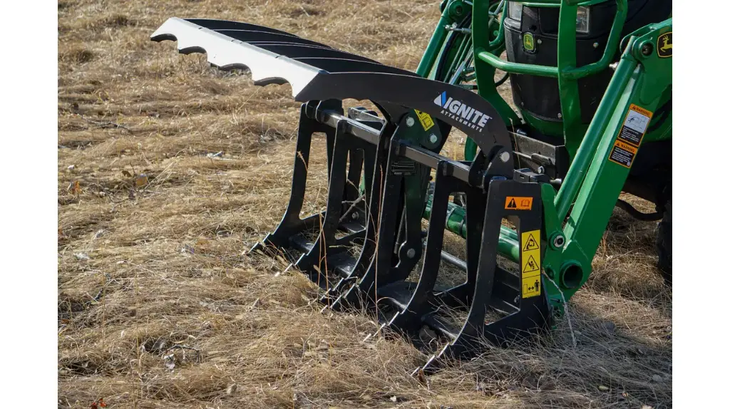 IGNITE 48" COMPACT TRACTOR GRAPPLE SSQA OR JD HOOK AND PIN MOUNT