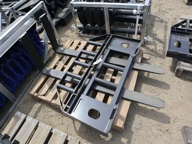 JCT EXTREME DUTY 60" 8000LB RTD FORKS