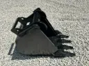 BOBCAT 18" HD X-CHANGE STYLE BUCKET WITH SIDE CUTTERS