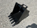 BOBCAT 24" HD X-CHANGE STYLE TRENCHING BUCKET W/SIDE CUTTERS