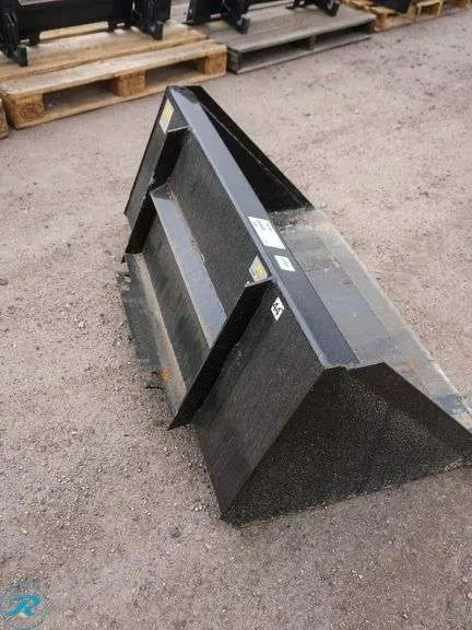 JMR MINI SKID STEER GPB- 44" BUCKET 