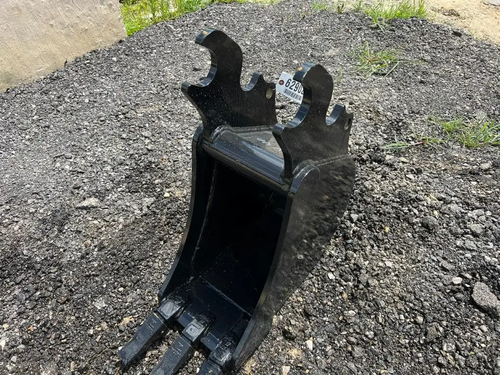 KX040 12" TRENCHING TOOTH BUCKET WITH QA