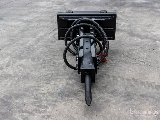 GIYI MINI SKID CONCRETE HAMMER DINGO MNT