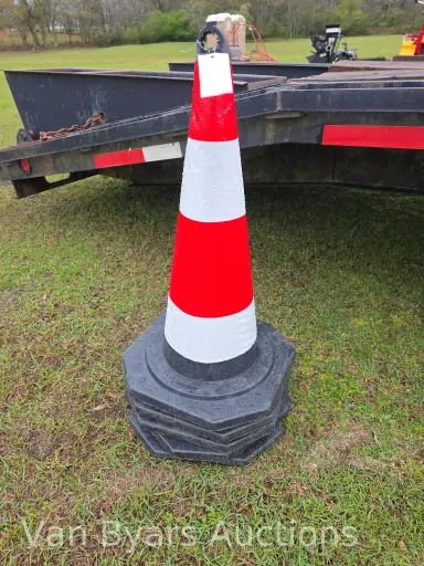 SDLANCE SAFETY CONES 28" CLOSEOUT